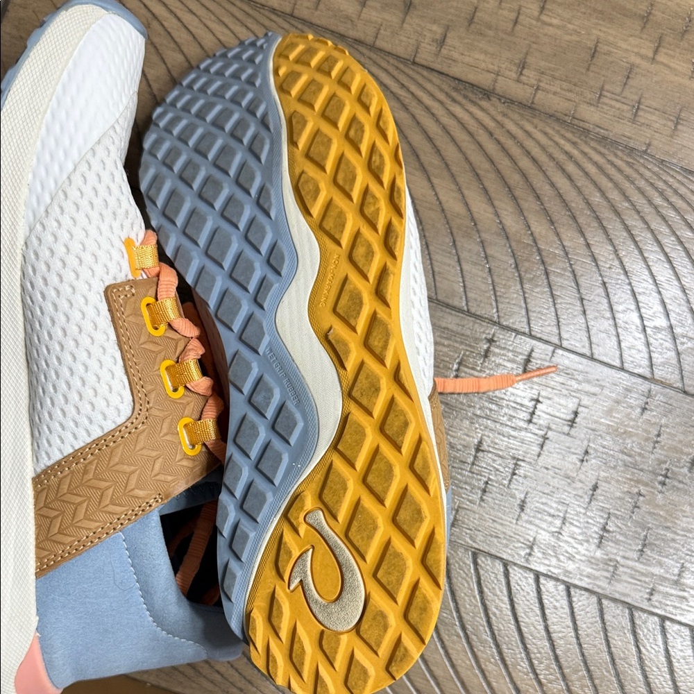 Womens White Mesh Sneakers with Peach Laces - Picture 3 of 6
